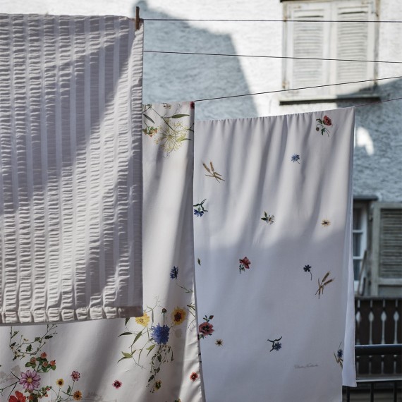 Fleurs Volantes: Biancheria in satin di Christian Fischbacher