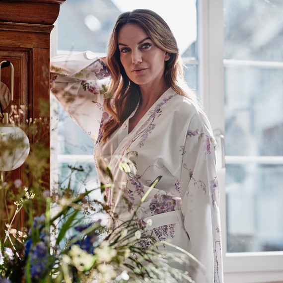 Kimono Purple Rain in satin di Christian Fischbacher