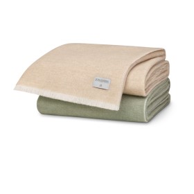 Schlossberg Plaid Dina in lana e cashmere, morbido abbraccio