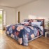 Linge de lit Schlossberg Mona en satin – fleurs sur fond bleu